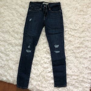 Dark Blue Levi’s 711 Skinny Jeans